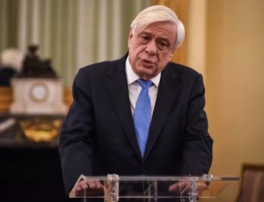 Π. Παυλόπουλος: Επικοινώνησε με τη σύζυγο του Θέμου Αναστασιάδη